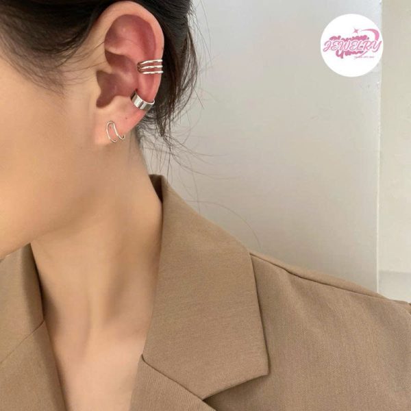 Bông Tai Bạc – Món Trang Sức Nhỏ Mang Vẻ Đẹp Lớn