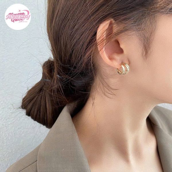 Bông Tai Bạc – Món Trang Sức Nhỏ Mang Vẻ Đẹp Lớn