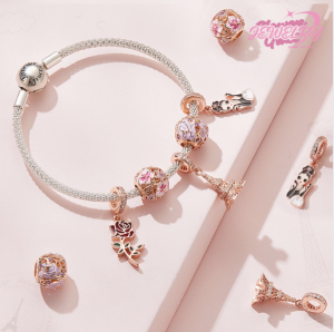 Lắc tay charm 2025