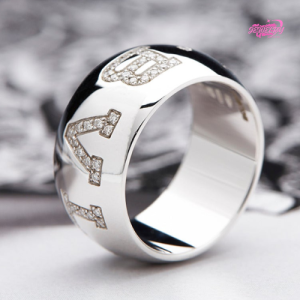 Nhẫn bạc khắc chữ