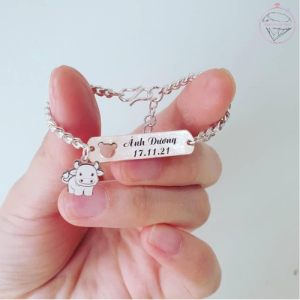 Ý nghĩa của lắc chân cho bé trai sơ sinh